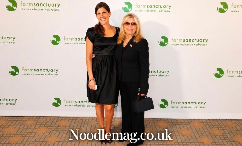 Who Is Amanda Kate Lambert? Nancy Sinatra's Daughter