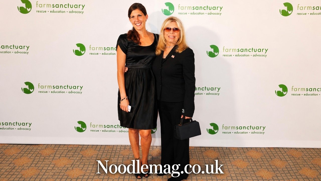 Who Is Amanda Kate Lambert? Nancy Sinatra's Daughter
